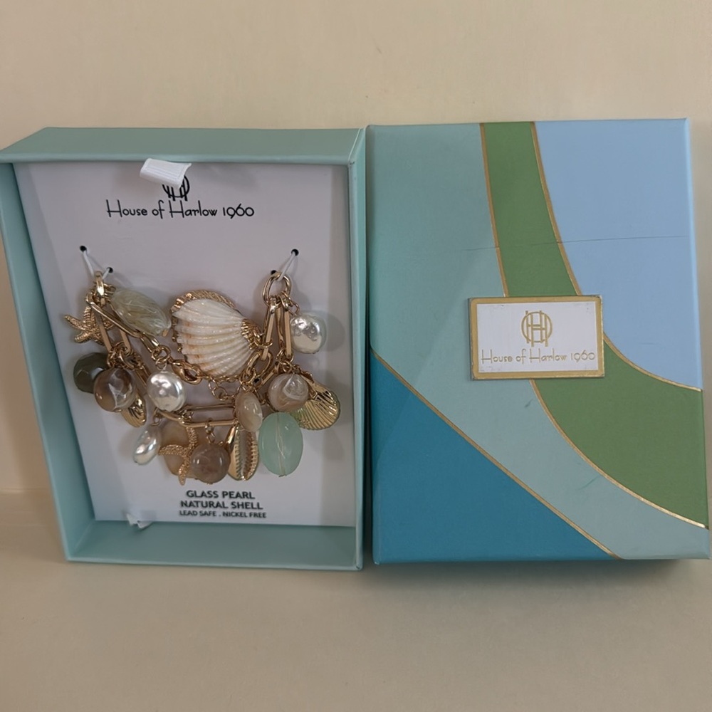 HOUSE OF HARLOW Seaside Gold Tone Glass Pearl Shell Jade Charm Bracelet NWT $75 - Picture 2 of 5